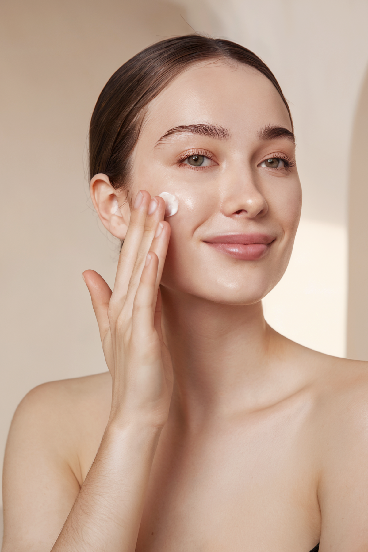 Luxuriöse Anti-Aging Tagespflege mit pflanzlichem Stammzellenkomplex, Hyaluronsäure und ARGIRELINE® für glatter und strahlender wirkende Haut.